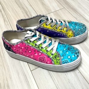 Bandannalicious!! These Tennies make a statement!